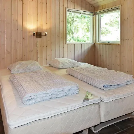 6 Person In Hadsund *